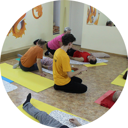Предлагаем пройти обучение семейному холистическому массажу в Томске в центре умного здоровья 8 перемен.